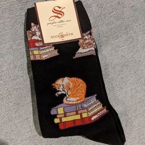 NWT Socksmith cats on books black crew socks